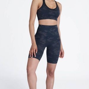 NWT spanx black camo Look at Me Now Bike Shorts‎